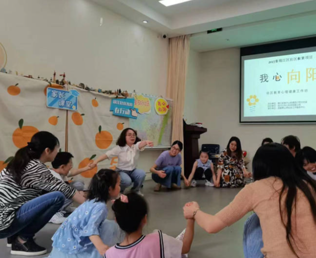 优化课程晋级线上微课线下实操服务形式让科学育儿常识触手可