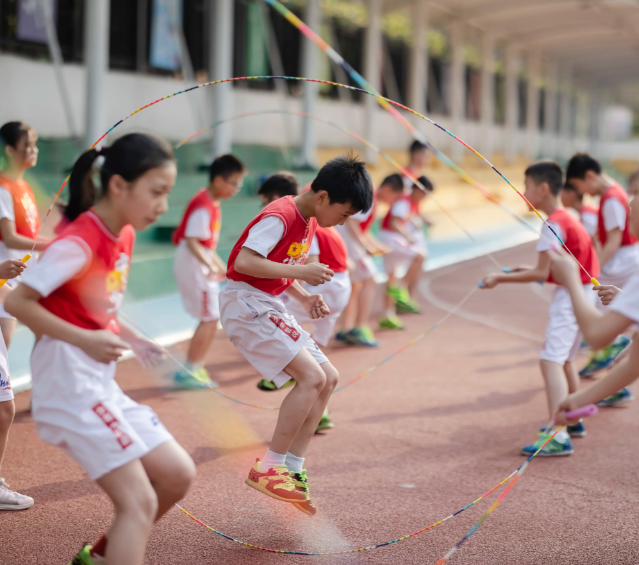 时间足额真实让体育成为学校生活和家校共育的重要组成部分 时间足额真实让体育成为学校生活和家校共育的重要组成部分